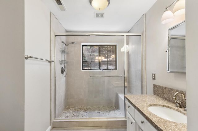 6835 Diamond Dr, Pollock Pines, CA 95726