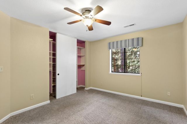 6835 Diamond Dr, Pollock Pines, CA 95726