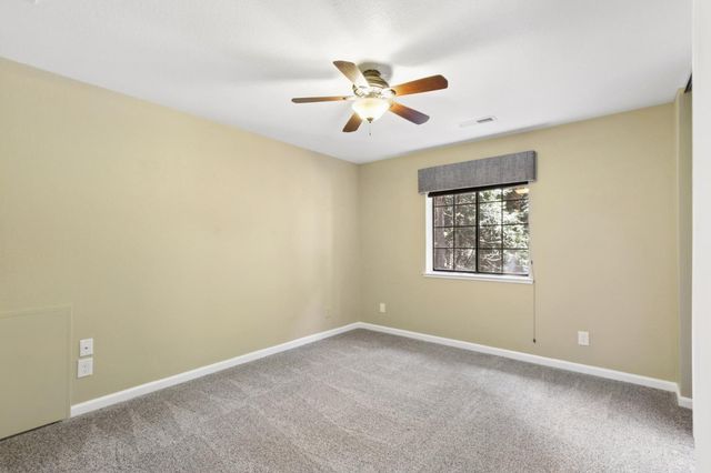 6835 Diamond Dr, Pollock Pines, CA 95726