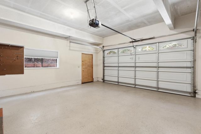 6835 Diamond Dr, Pollock Pines, CA 95726