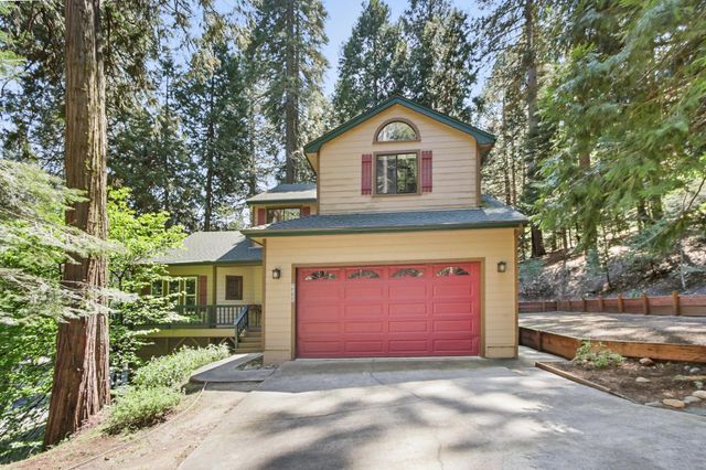 6835 Diamond Dr, Pollock Pines, CA 95726