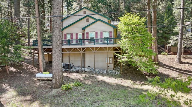 6835 Diamond Dr, Pollock Pines, CA 95726