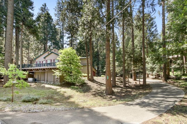 6835 Diamond Dr, Pollock Pines, CA 95726