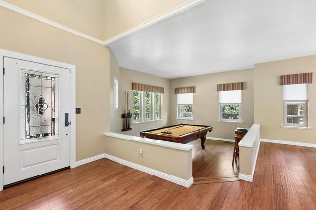 6835 Diamond Dr, Pollock Pines, CA 95726