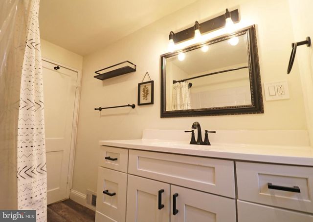 35 S ANDREWS AVE, Glenolden, PA 19036