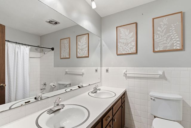 937 N Marguerite Pkwy, Derby, KS 67037