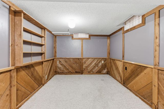 937 N Marguerite Pkwy, Derby, KS 67037