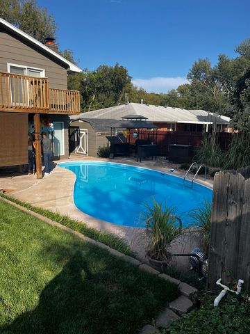 937 N Marguerite Pkwy, Derby, KS 67037