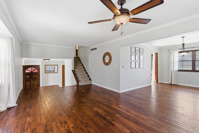 937 N Marguerite Pkwy, Derby, KS 67037