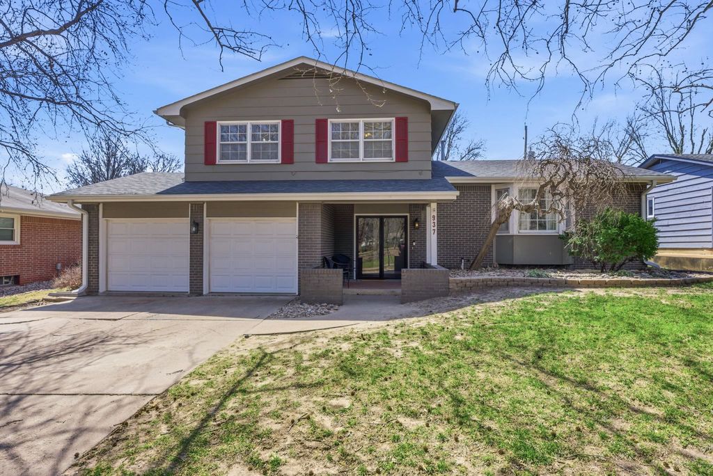 937 N Marguerite Pkwy, Derby, KS 67037