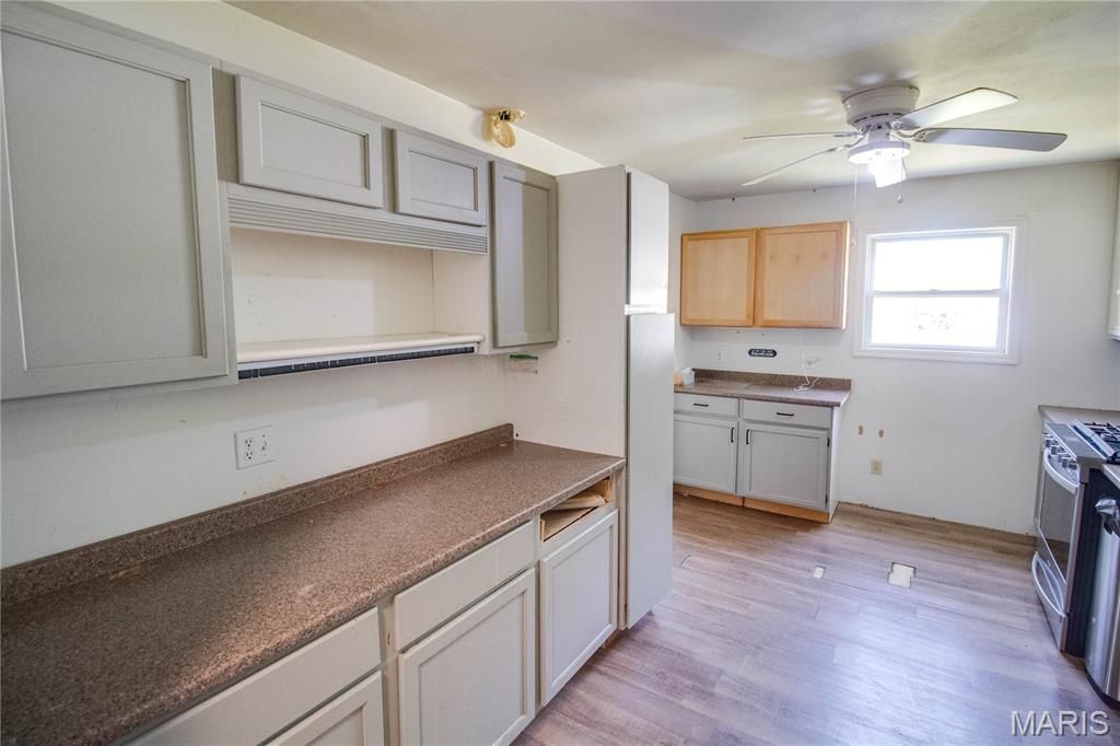 Image 11 of property listing at 511 S Pearl Street, Jerseyville, IL 62052