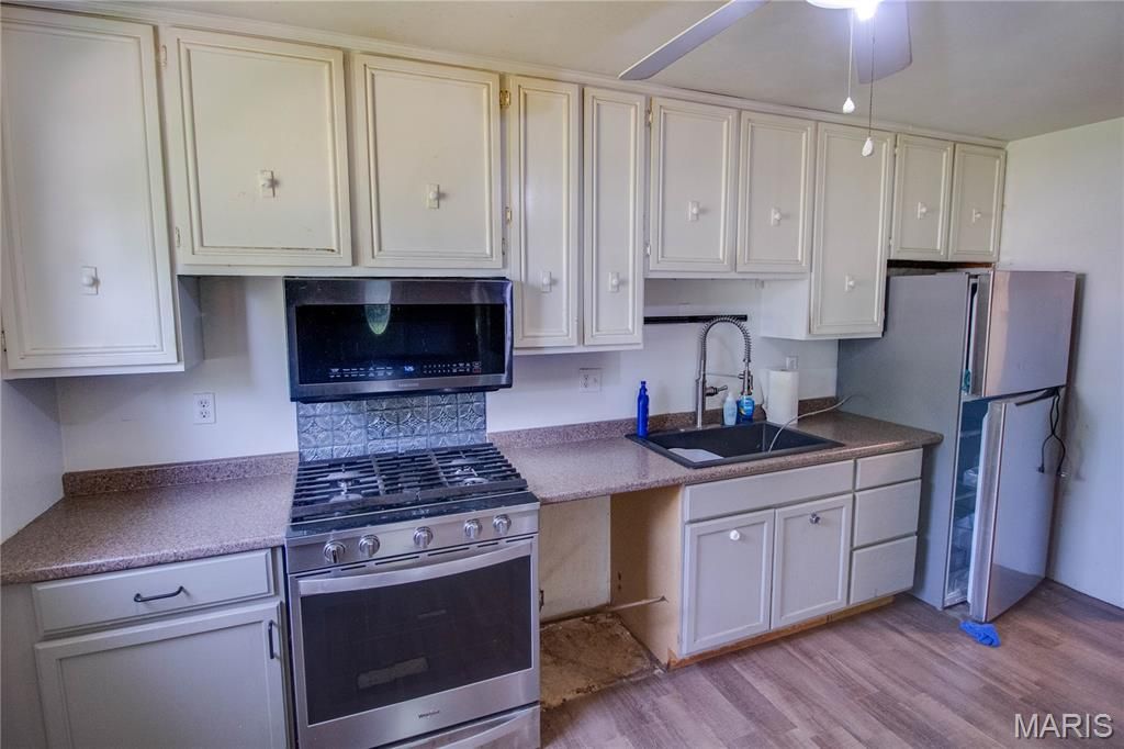 Image 12 of property listing at 511 S Pearl Street, Jerseyville, IL 62052