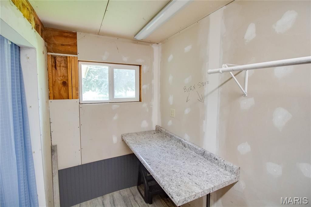 Image 13 of property listing at 511 S Pearl Street, Jerseyville, IL 62052