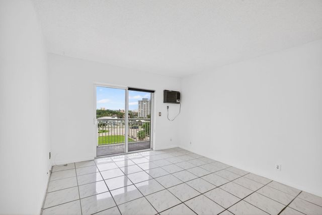 720 Orton Avenue 704, Fort Lauderdale, FL 33304