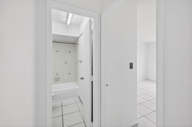 720 Orton Avenue 704, Fort Lauderdale, FL 33304
