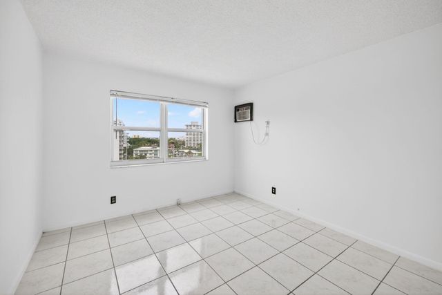 720 Orton Avenue 704, Fort Lauderdale, FL 33304