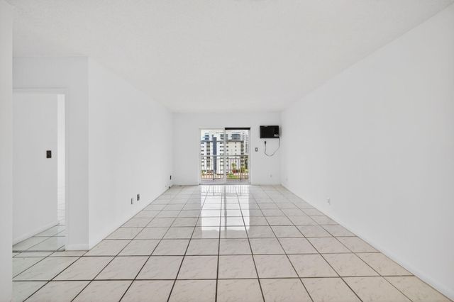 720 Orton Avenue 704, Fort Lauderdale, FL 33304