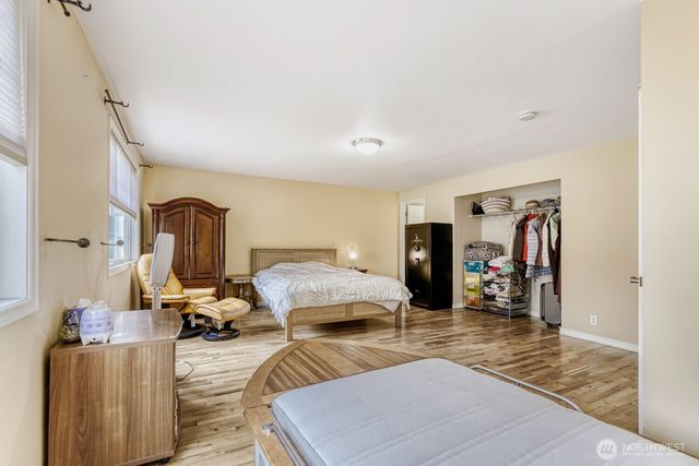 16717 NE 18th Street, Bellevue, WA 98008