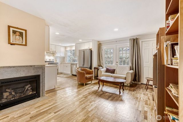 16717 NE 18th Street, Bellevue, WA 98008