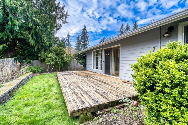 16717 NE 18th Street, Bellevue, WA 98008