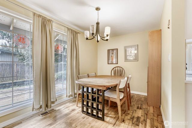 16717 NE 18th Street, Bellevue, WA 98008