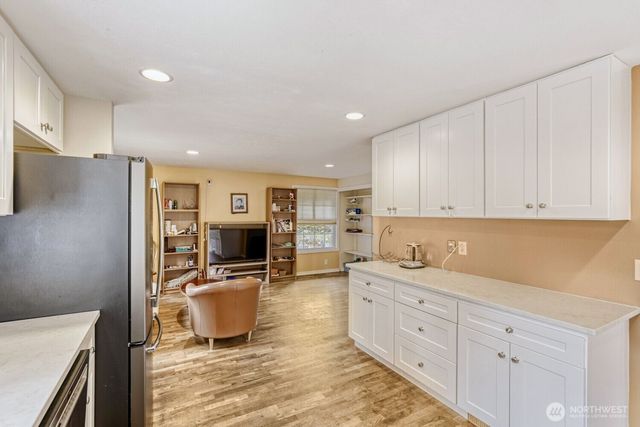 16717 NE 18th Street, Bellevue, WA 98008