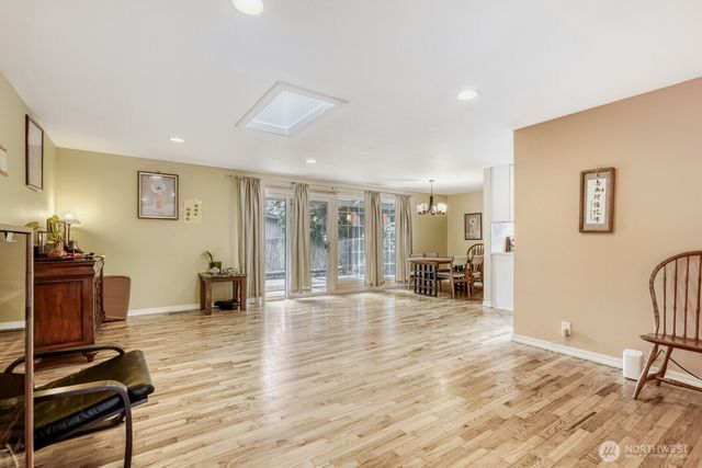 16717 NE 18th Street, Bellevue, WA 98008