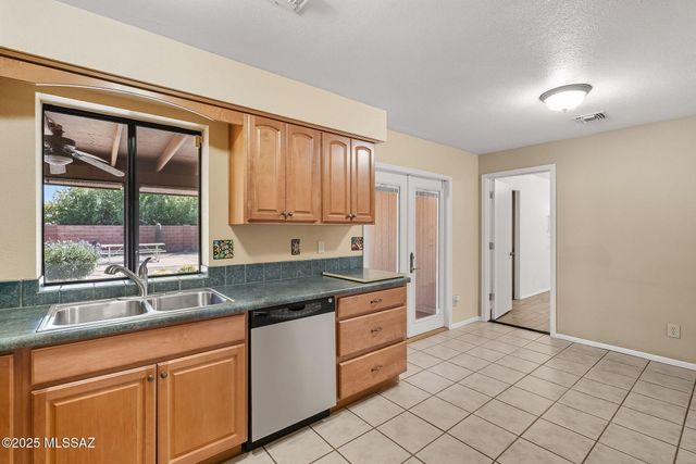 6630 N Morning Glory Drive, Tucson, AZ 85741
