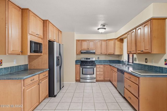 6630 N Morning Glory Drive, Tucson, AZ 85741