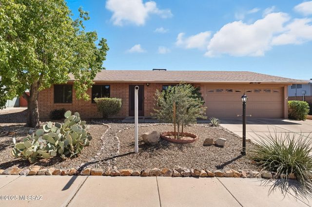 6630 N Morning Glory Drive, Tucson, AZ 85741