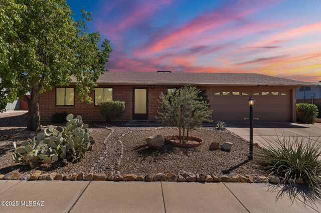 6630 N Morning Glory Drive, Tucson, AZ 85741