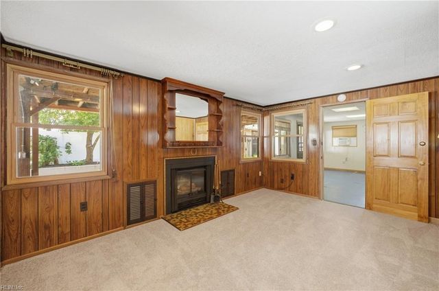 722 Red Mill RD, Norfolk, VA 23502