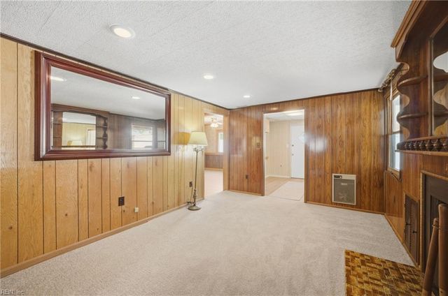 722 Red Mill RD, Norfolk, VA 23502