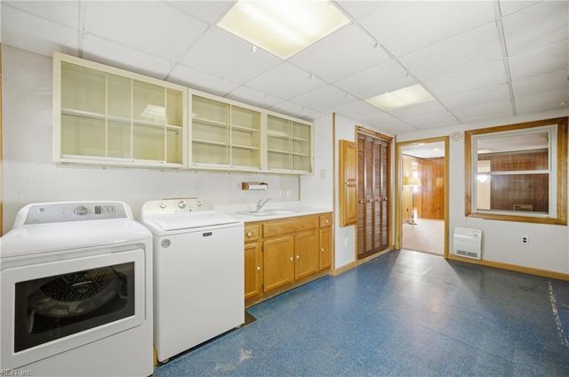 722 Red Mill RD, Norfolk, VA 23502