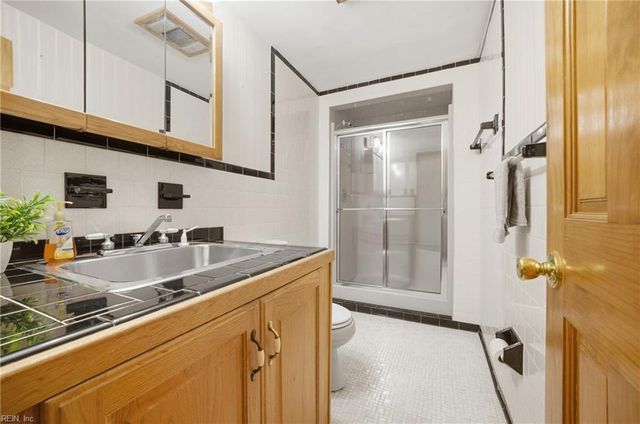 722 Red Mill RD, Norfolk, VA 23502