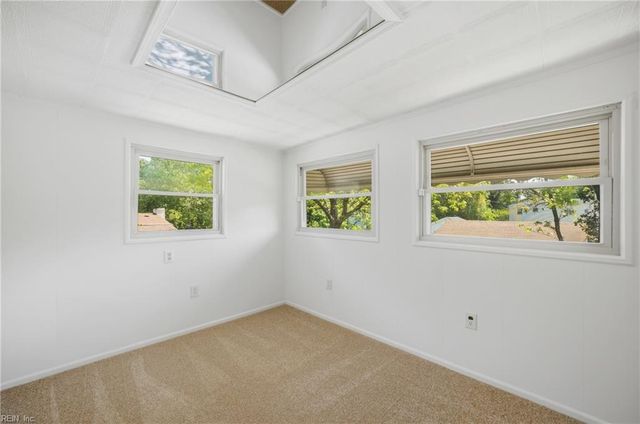 722 Red Mill RD, Norfolk, VA 23502