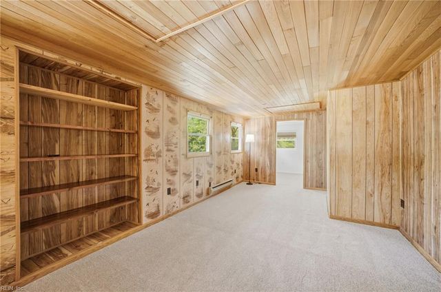 722 Red Mill RD, Norfolk, VA 23502