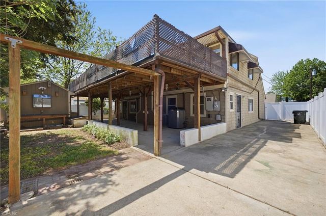 722 Red Mill RD, Norfolk, VA 23502