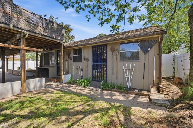 722 Red Mill RD, Norfolk, VA 23502