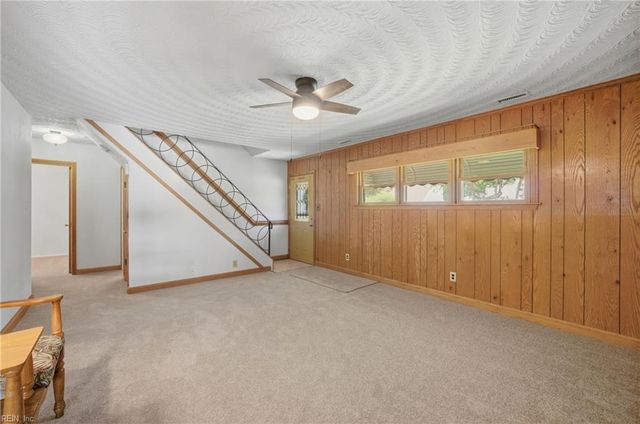 722 Red Mill RD, Norfolk, VA 23502