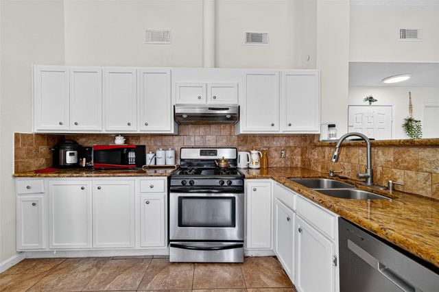 8522 Grand Knolls Drive, Houston, TX 77083