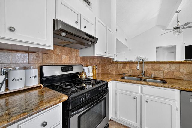 8522 Grand Knolls Drive, Houston, TX 77083
