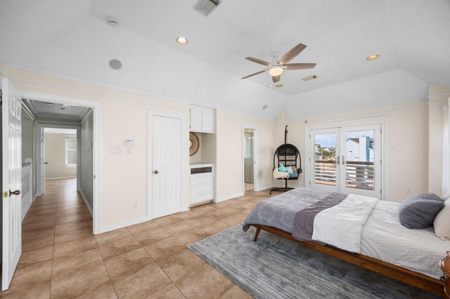 219 Lokai Street, Tiki Island, TX 77554