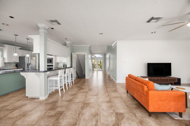 219 Lokai Street, Tiki Island, TX 77554