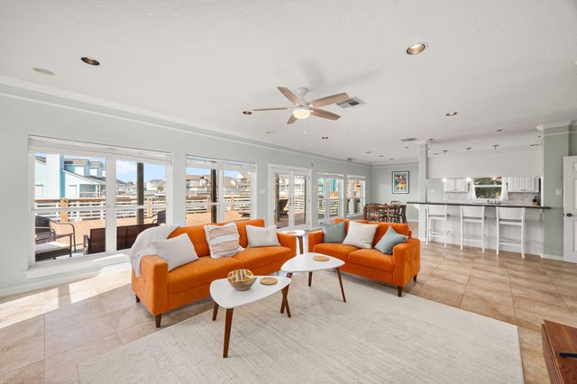 219 Lokai Street, Tiki Island, TX 77554