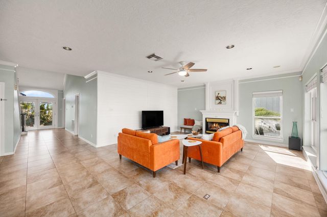 219 Lokai Street, Tiki Island, TX 77554