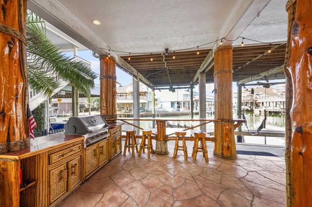 219 Lokai Street, Tiki Island, TX 77554