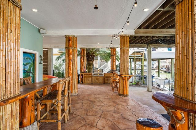 219 Lokai Street, Tiki Island, TX 77554