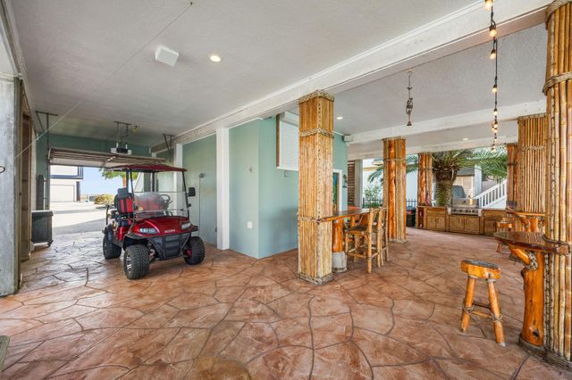 219 Lokai Street, Tiki Island, TX 77554