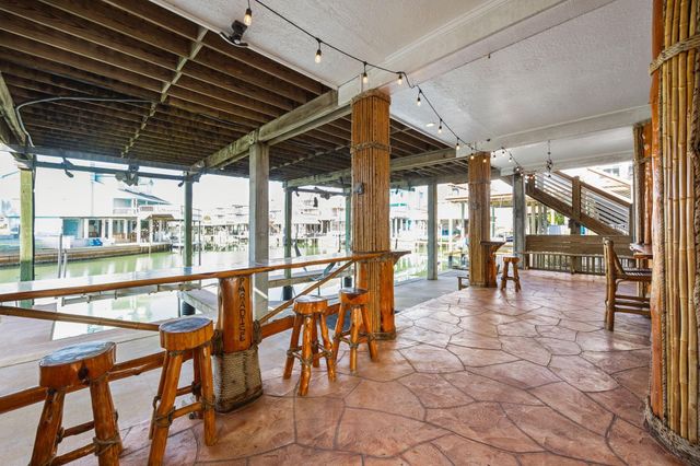 219 Lokai Street, Tiki Island, TX 77554
